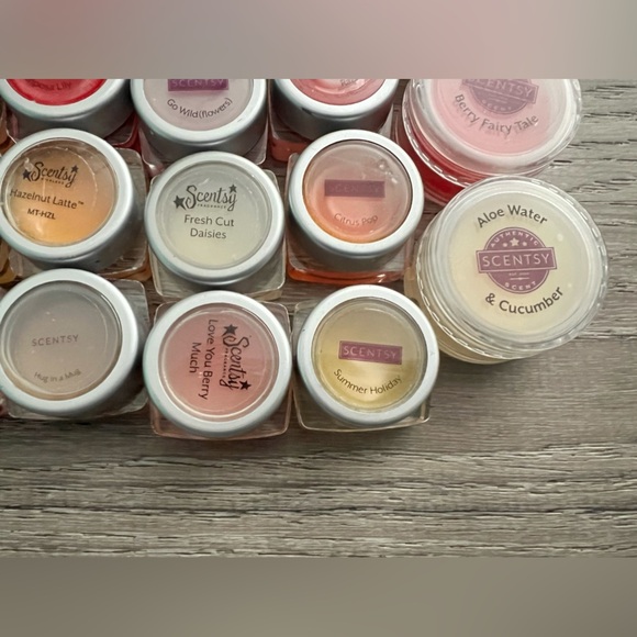 Scentsy Huge 50 Piece Lot Tester Wax Samples including a couple Disney scents - Picture 7 of 7